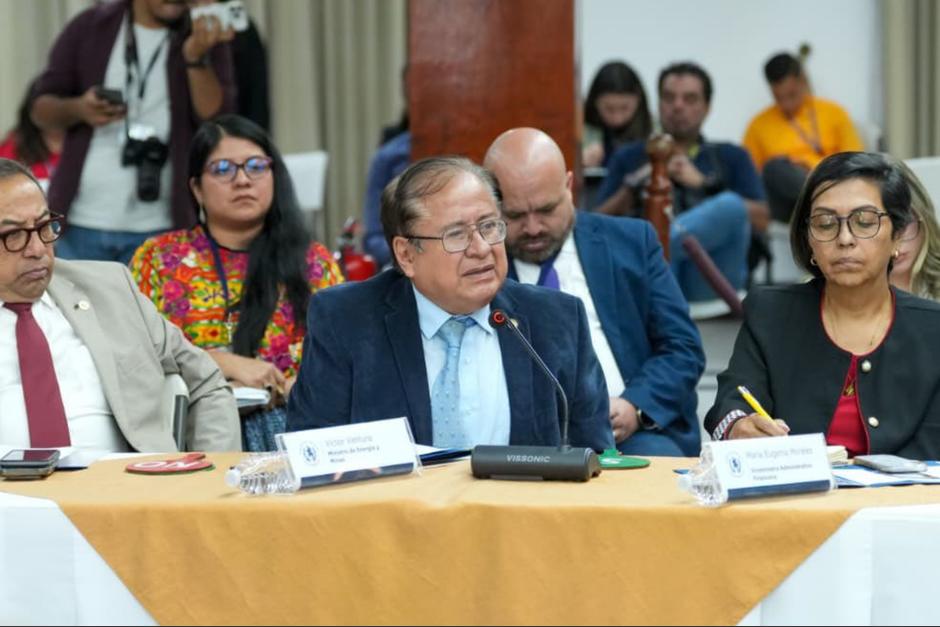 El ministro de Energía y Minas señaló que es difícil precisar cuál será el precio de los combustibles en las próximas semanas. (Foto: Vicepresidencia / Soy502)