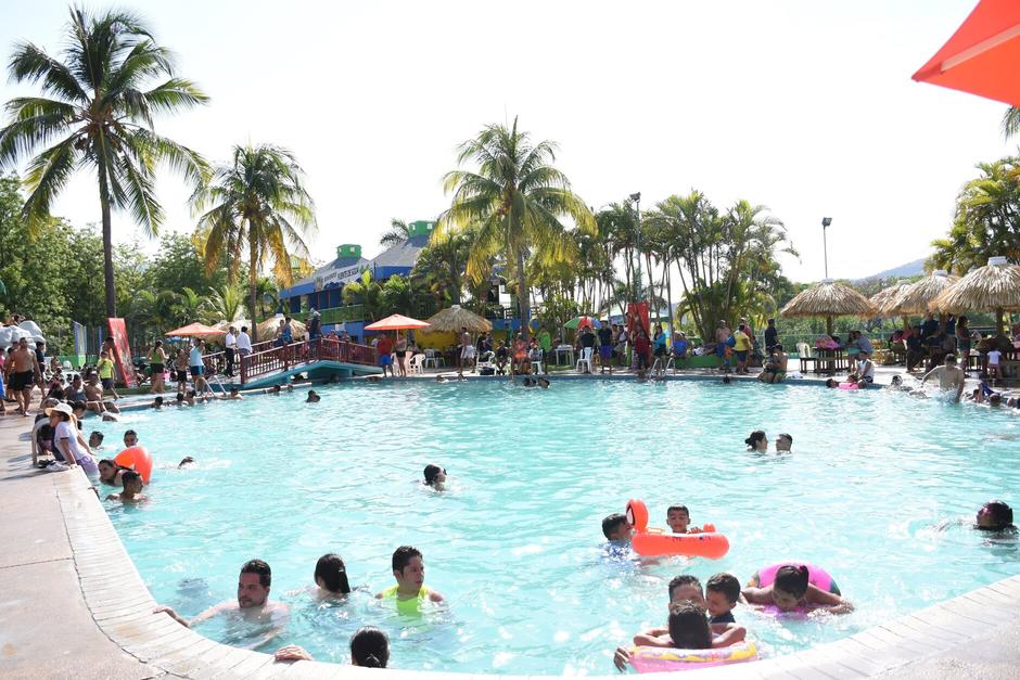 El Parque Acuático Guastatoya es uno de los atractivos turísticos para pasar momentos agradables. (Foto: Archivo)