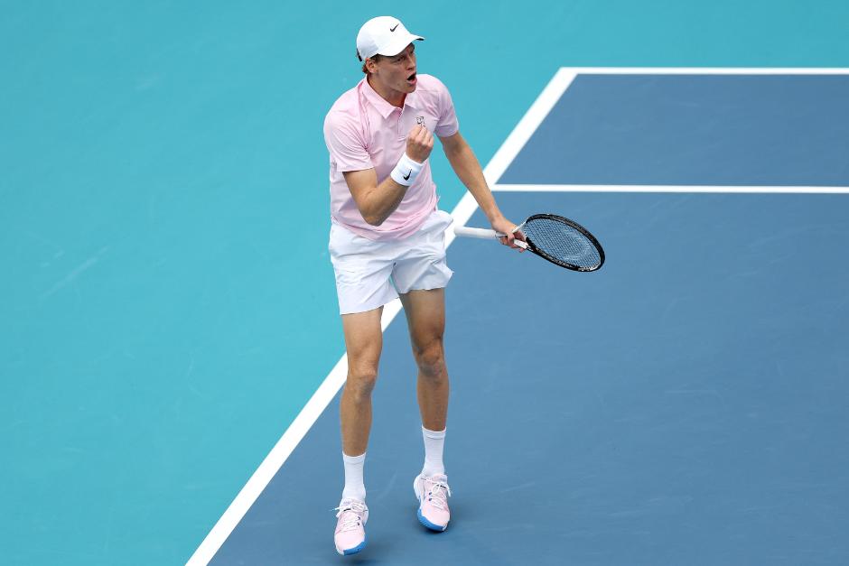 Jannik Sinner derrotó este domingo al checo Jiri Lehecka y ganó su segundo Masters 1000 de Miami. (Foto: AFP)