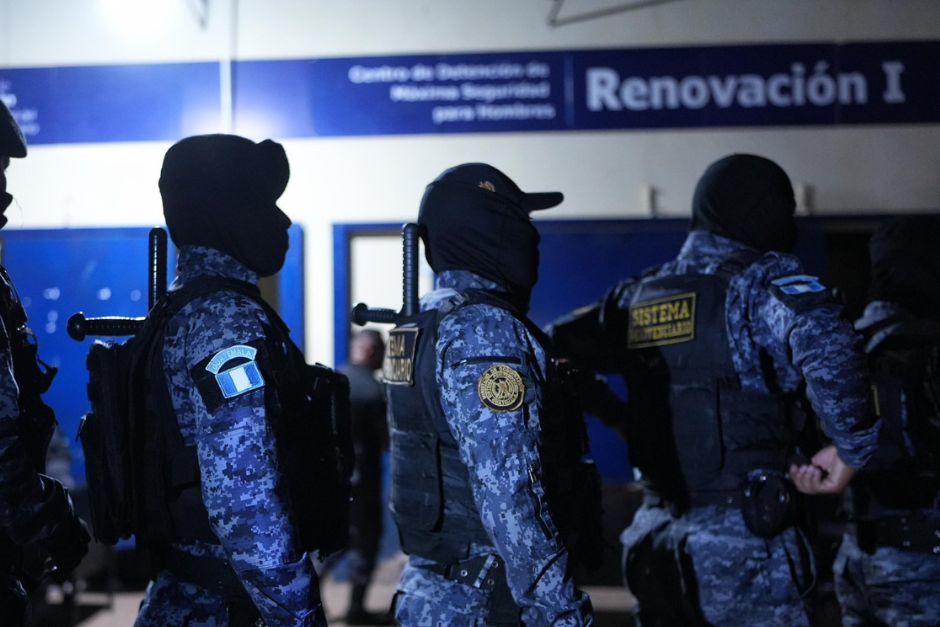 Elementos de seguridad fueron movilizados al penal en este operativo. (Foto: Ministerio de Gobernación)