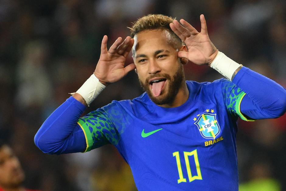 Neymar es el máximo goleador histórico de la Selección de Brasil, superando incluso los registros oficiales de Pelé. 