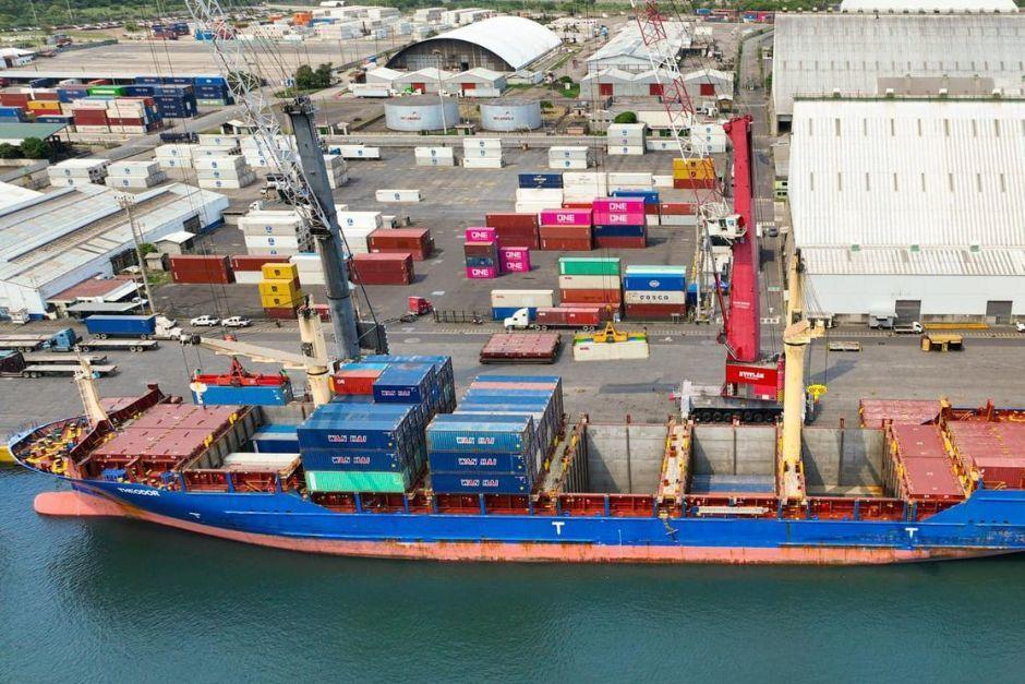 El sector exportador analiza que la Ley de Puertos, estancada en el Congreso, deberá ser aprobada con urgencia para mejorar la competitividad del país. (Foto: Archivo / Soy502)