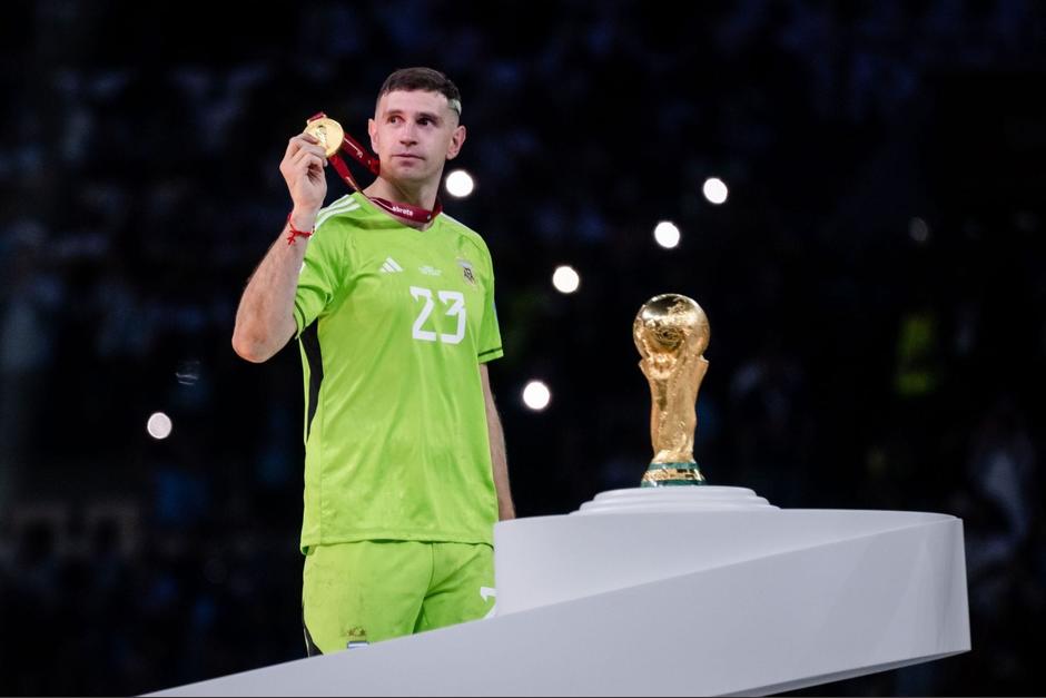 El "Dibu" Martínez se consagró campeón del mundo con Argentina en Catar 2022. (Foto: Getty Images)