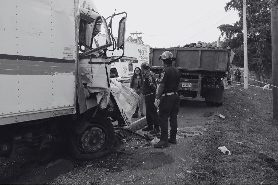 El ayudante de camión iba como copiloto y murió en el lugar de los hechos. (Foto: Renato Melgar/Colaborador)
