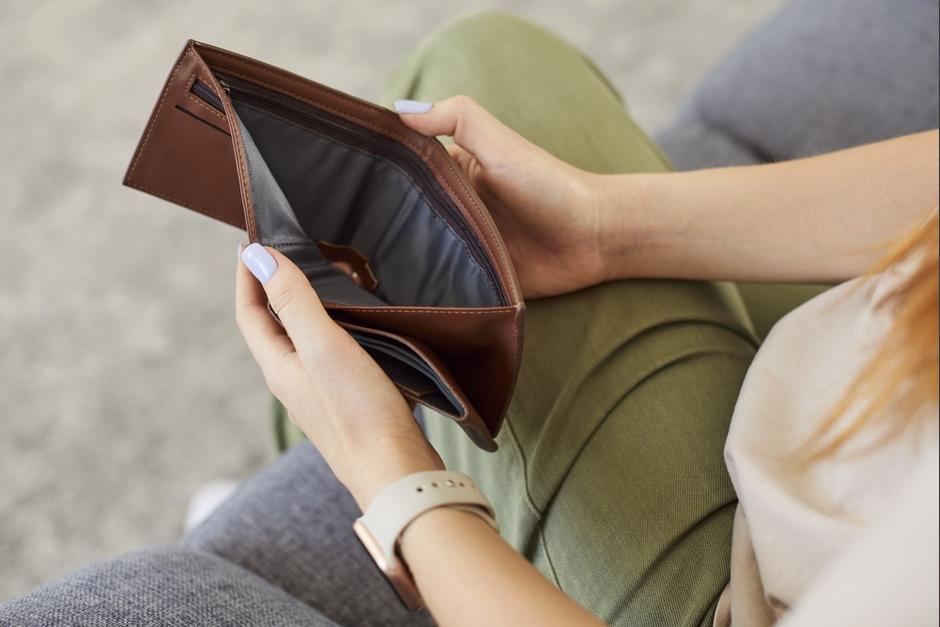 Si un amigo o familiar te prestó dinero y no quiere pagarte, esto puedes hacer. (Foto: Shutterstock)