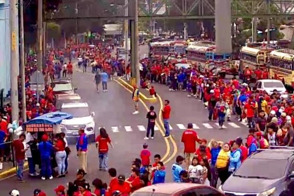 Autoridades recomiendan buscar rutas alternas. (Foto: Amilcar Montejo)