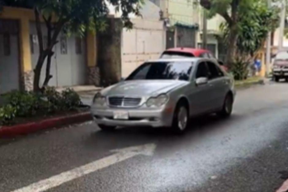 Conductores son expuestos por conducir contra la vía. (Foto: captura de video)