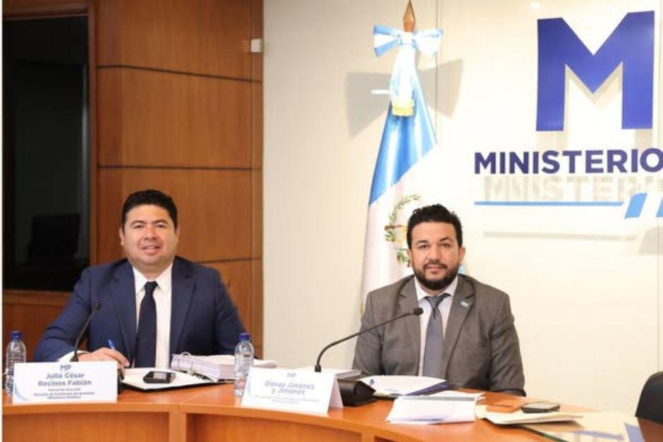 Tras presentar sus respectivas renuncias, el Fiscal Regional Metropolitano, Dimas Jiménez, y el Fiscal de Extinción de Dominio, Julio Recinos, dejan del ser parte de la nueva administración del Ministerio Público. (Foto: MP/Soy502)