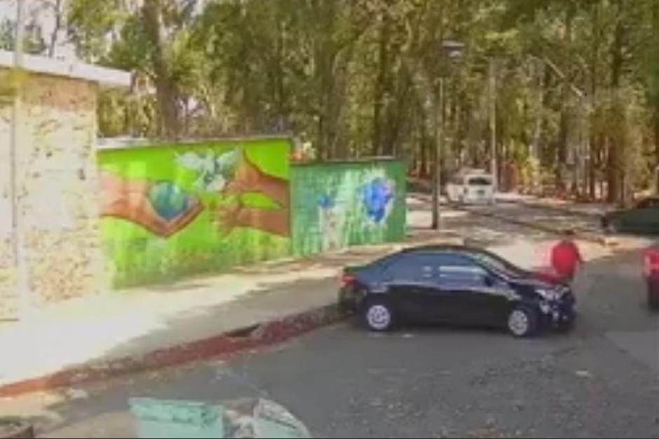 El hecho se registró en la zona 7 capitalina. (Foto: Captura de video)