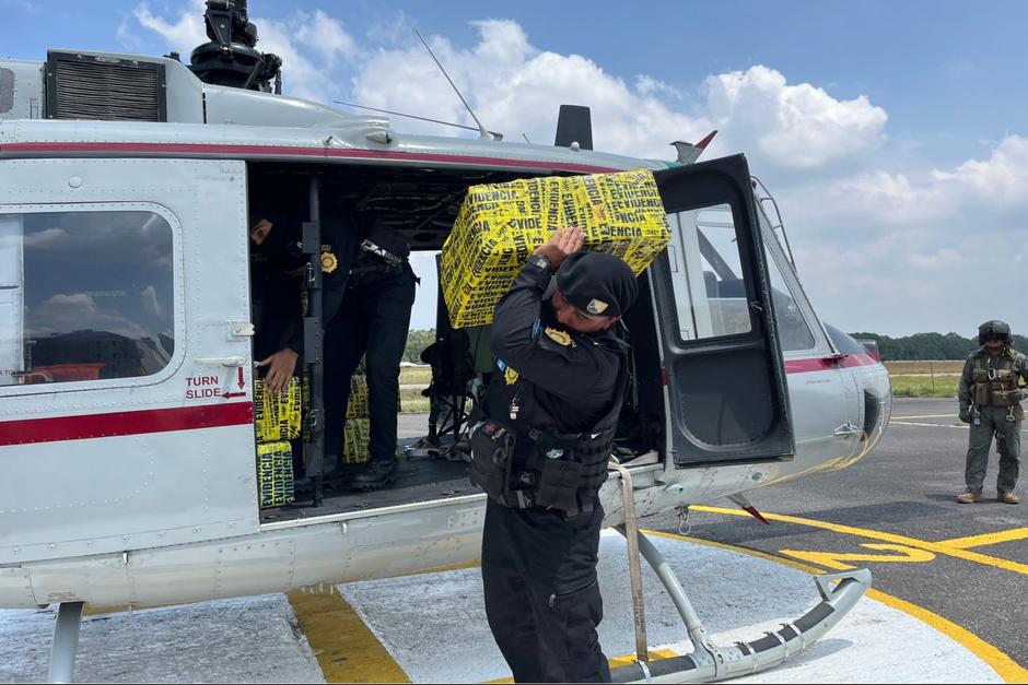 Lo incautado fue trasladado a una bodega donde será custodiado por la policía. (Foto: PNC / Soy502)