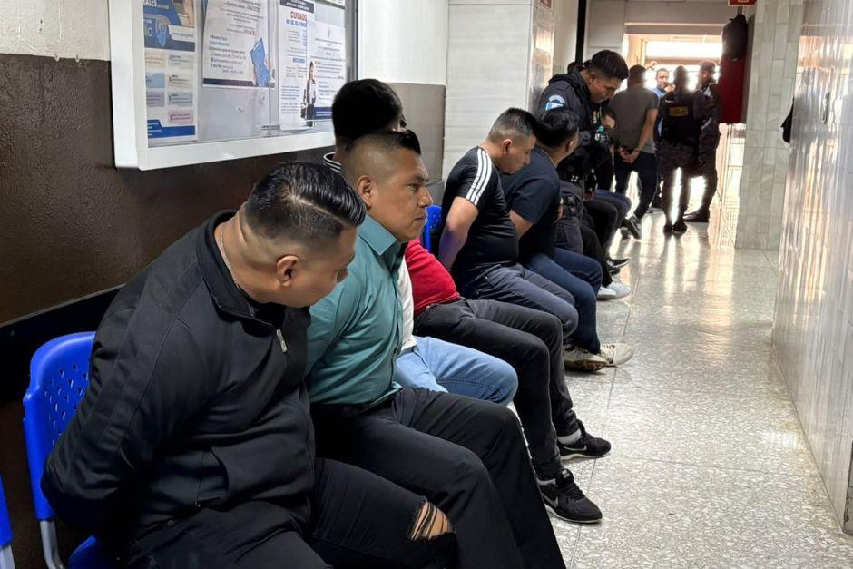Por incomparecencia del MP, PGN y un abogado de la defensa, fue suspendida por 14 ocasión la audiencia de 25 guardias del SP señalados de facilitar la fuga de reos de Fraijanes 2. (Foto: Cortesía/Soy502)