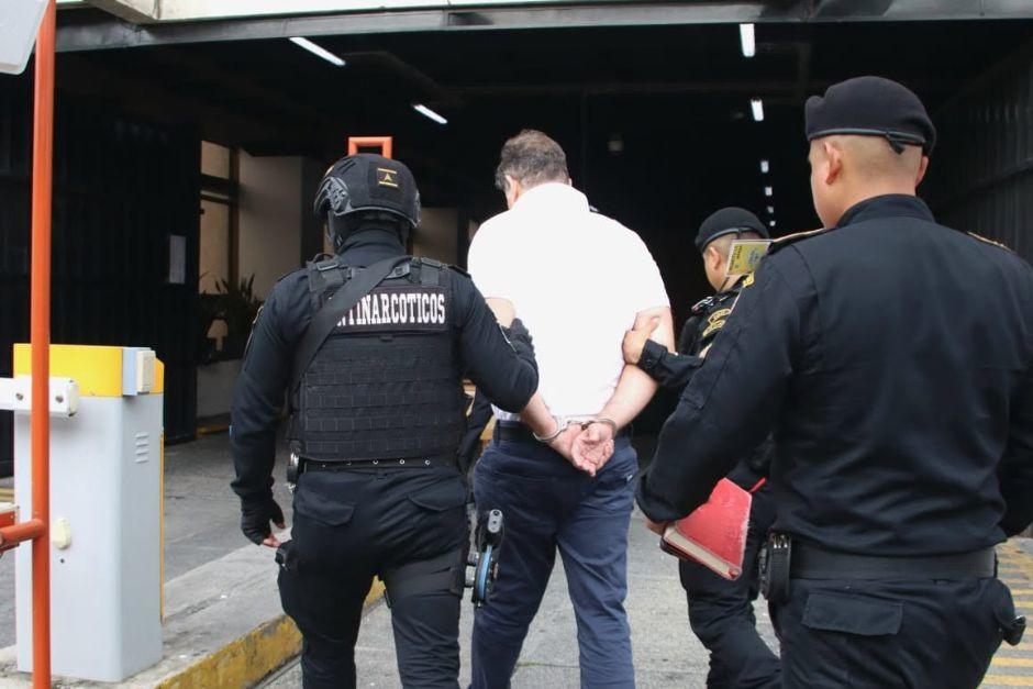 Un piloto aviador fue detenido, ya que es buscado por la justicia de Estados Unidos. (Foto: PNC)