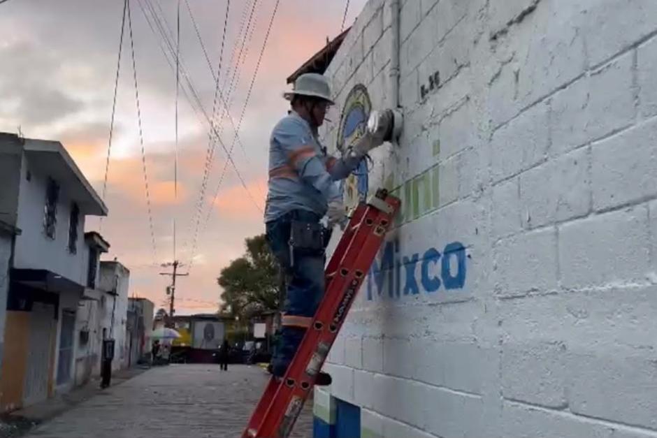 EEGSA inició cortes selectivos a suministros de la Municipalidad de Mixco por una deuda de Q15.9 millones. (Foto: EEGSA)