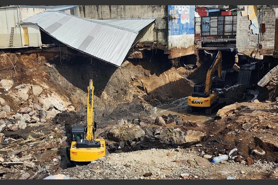 La maquinaria ya fue trasladada al área afectada. (Foto: Jorge Senté/Soy502)