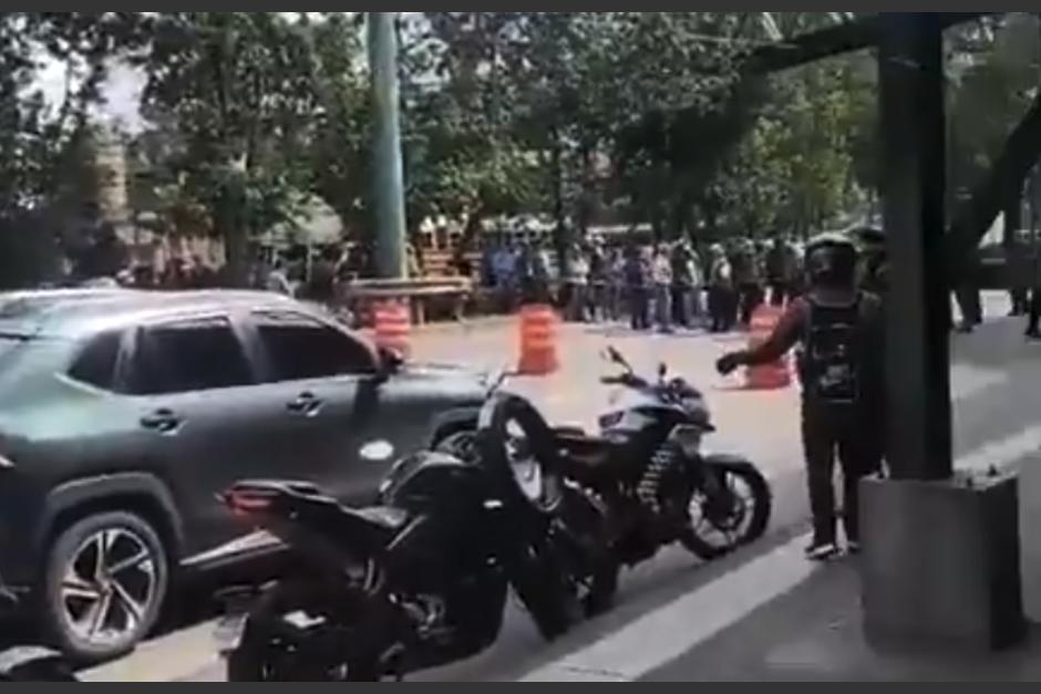 El paso está cerrado en ambas direcciones. (Foto: captura de video)