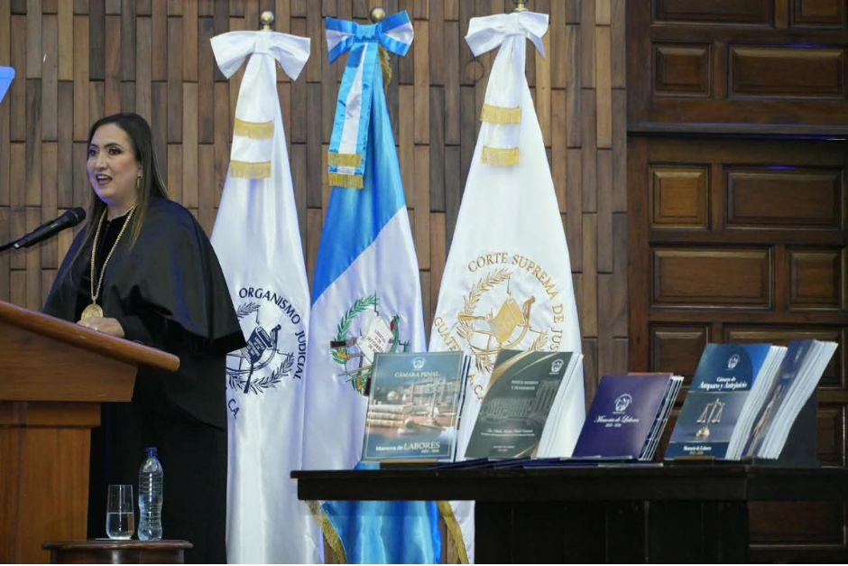 Claudia Paredes, presidenta del OJ, durante la presentación de su memoria de labores previo a dejar dicho cargo. (Foto: Wilder López/Soy502)