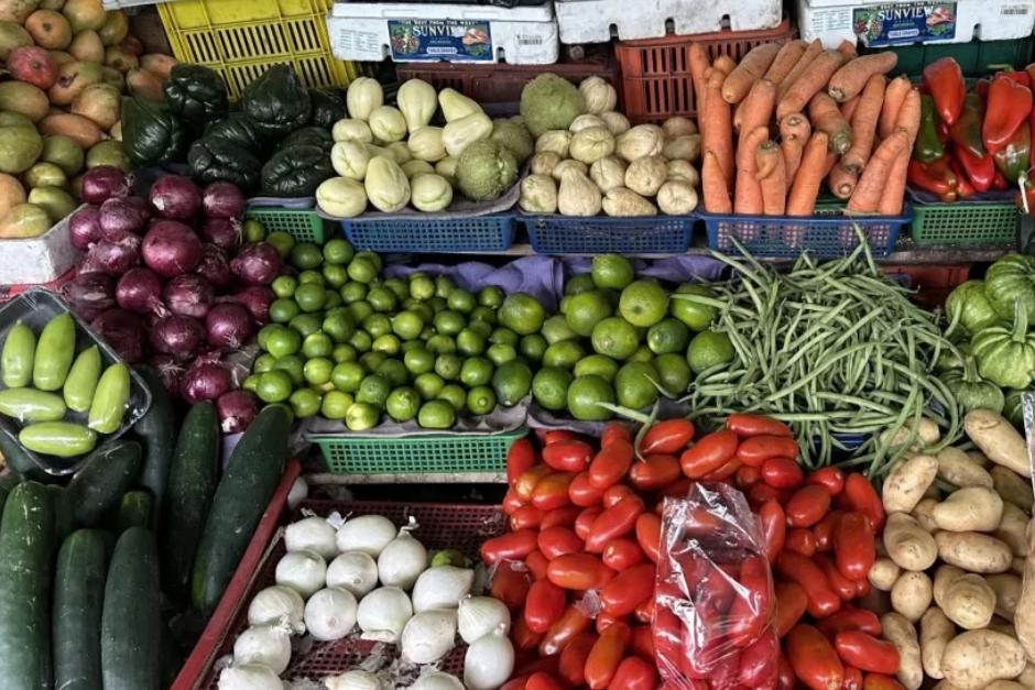Según el INE, la Canasta Básica Alimentaria pasó los Q966.74 por persona al mes. (Foto: AGN)