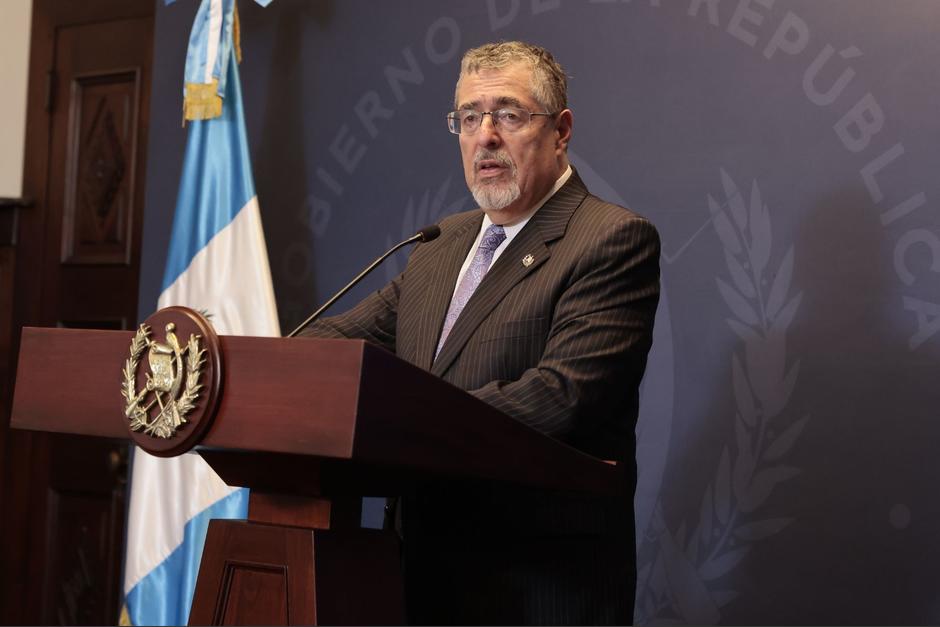 El presidente Bernardo Arévalo deberá definir cómo proceder después de que la CC suspendiera provisionalmente la designación de Jonathan Menkos. (Foto: Archivo / Soy502)