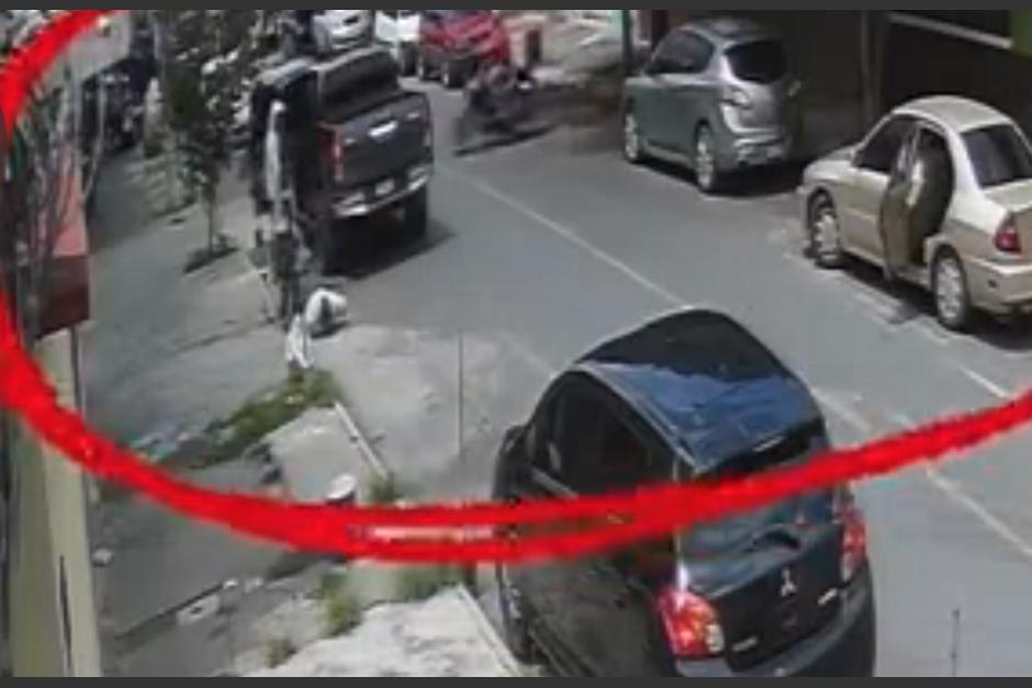 El hecho quedó registrado en una cámara de seguridad. (Foto: captura de video)