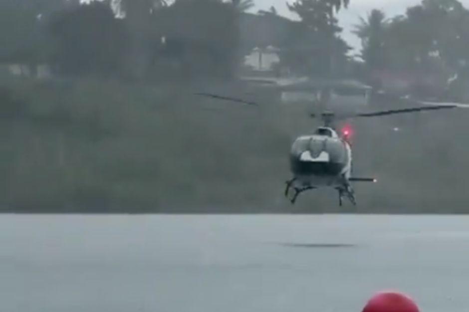 El accidente aéreo en el que murió el piloto de un helicóptero y un tripulante ocurrió en el lago de Atitlán. (Foto: Captura de video)