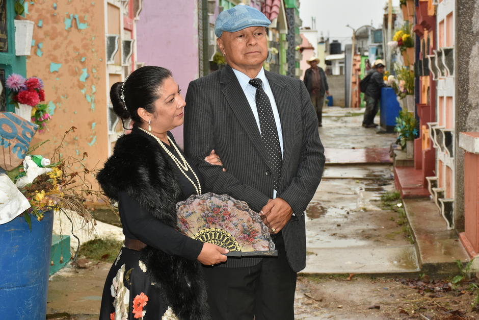 La leyenda dice que los esposos De León visitaron su propia tumba y contrataron a dos albañiles para arreglar el panteón familiar. (Foto: Bernardo Montúfar)