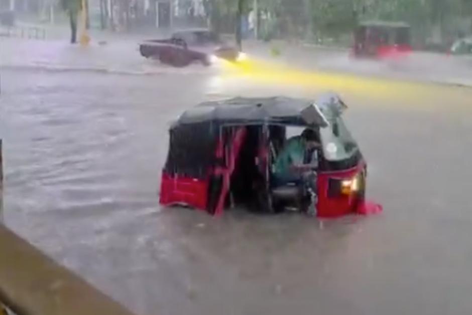 Las fuertes lluvias han provocado inundaciones en Mazatenango. (Foto: Captura de video)