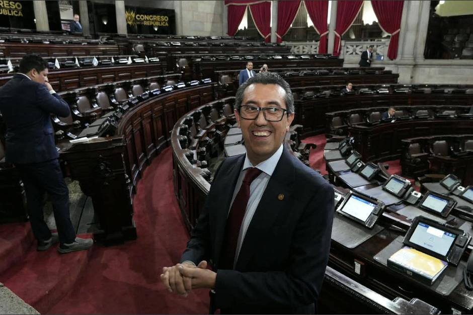 Jonathan Menkos regresará de nuevo al Ministerio de Finanzas Públicas luego de obtener un nuevo permiso por parte del Congreso. (Foto: Wilder López / Soy502)