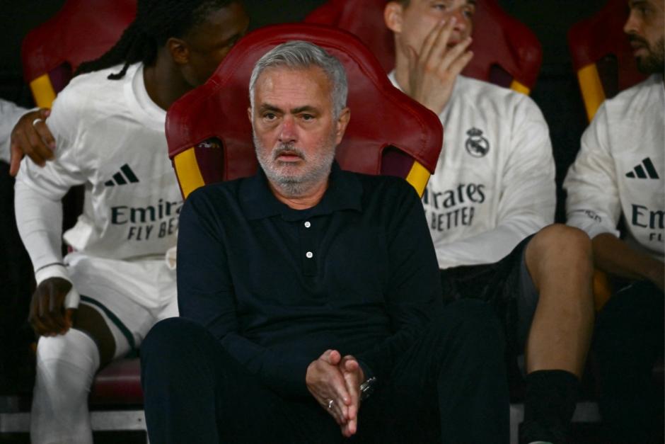 El técnico luso no terminó contento por las fallas que tuvo el equipo en el primer tiempo ante los romanos. (Foto: AFP)