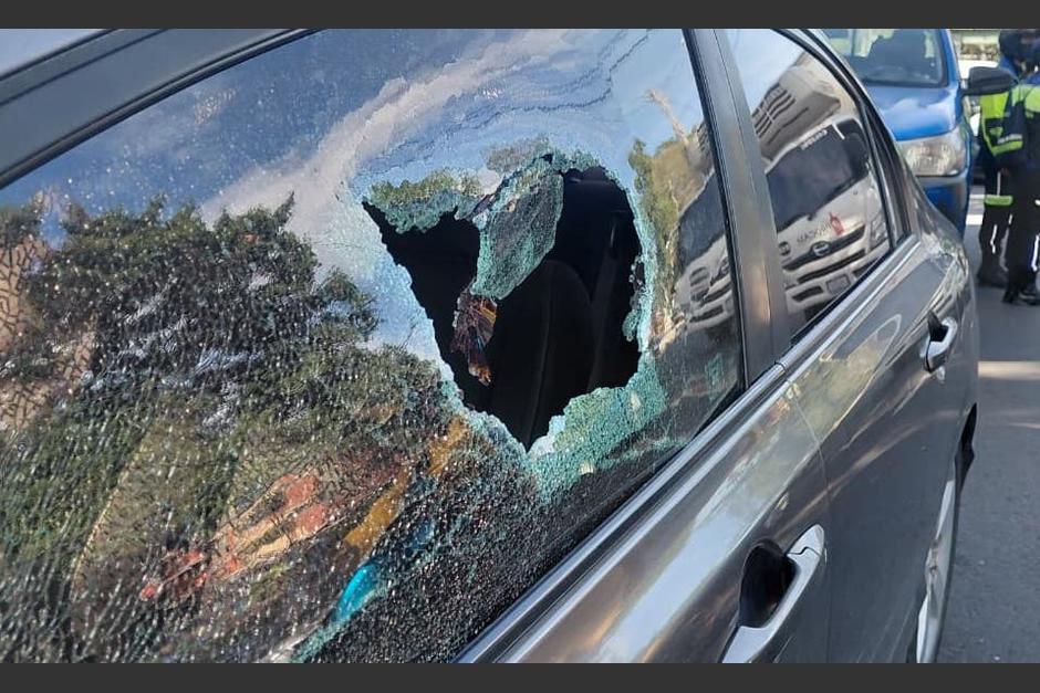 El conductor fue atendido por los socorristas. (Foto: Bomberos Municipales)