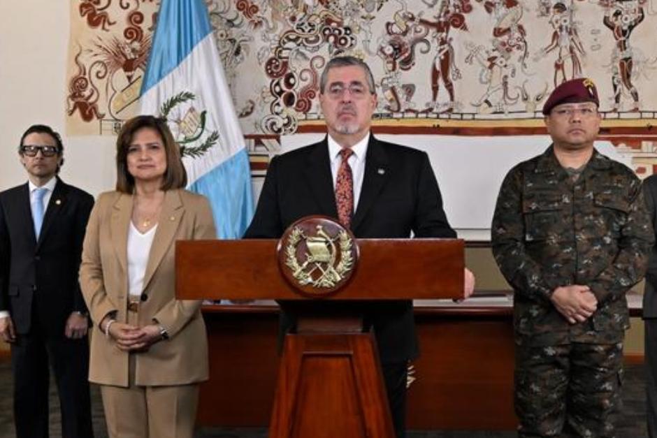 A casi 3 años de haber tomado posesión, el presidente Bernardo Arévalo se ha enfrentado a unas cinco grandes crisis en materia de seguridad. (Foto: captura de pantalla del mensaje emitido el 15 de octubre de 2025, tras la fuga de reos).