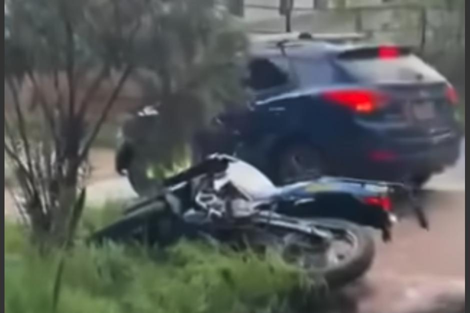 La conductora del auto permaneció en el lugar. (Foto: captura de video)