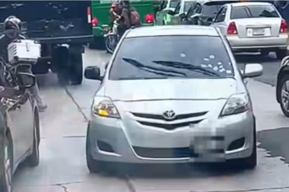 El ataque dejó a dos hombres con heridas en varias partes del cuerpo. (Foto: Captura de video)