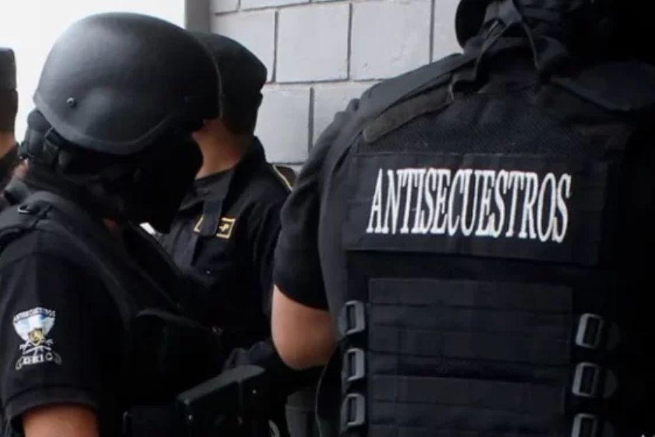 La Policía Nacional Civil (PNC) reporta el rescate de una menor de edad de origen hondureña que había sido engañada con una falsa oferta de trabajo en redes sociales. (Foto: PNC/Soy502)