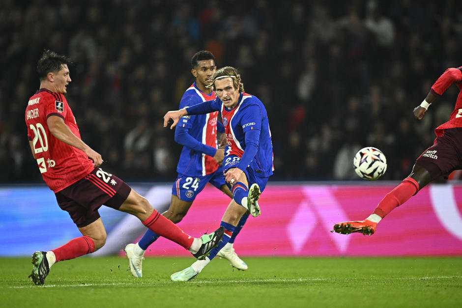 Mika Godts fue clave para el triunfo del PSG con un gol y una asistencia tras ingresar en el segundo tiempo. (Foto: AFP) 