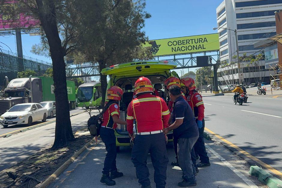 Tres peatones fueron atropellados en la calzada Raúl Aguilar Batres. (Foto: CBM)