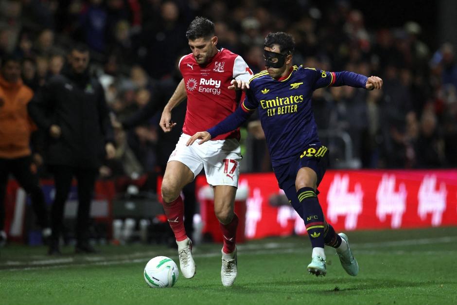 El conjunto de cuarta división inglesa le dio batalla al vigente campeón de la Premier League. (Foto: AFP)