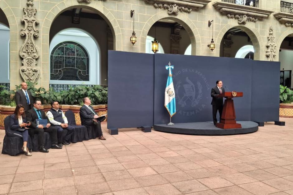El ministro de Gobernación confirmó que esta tarde asumirán las nuevas autoridades de la PNC. (Foto: Wilder López/Soy502)
