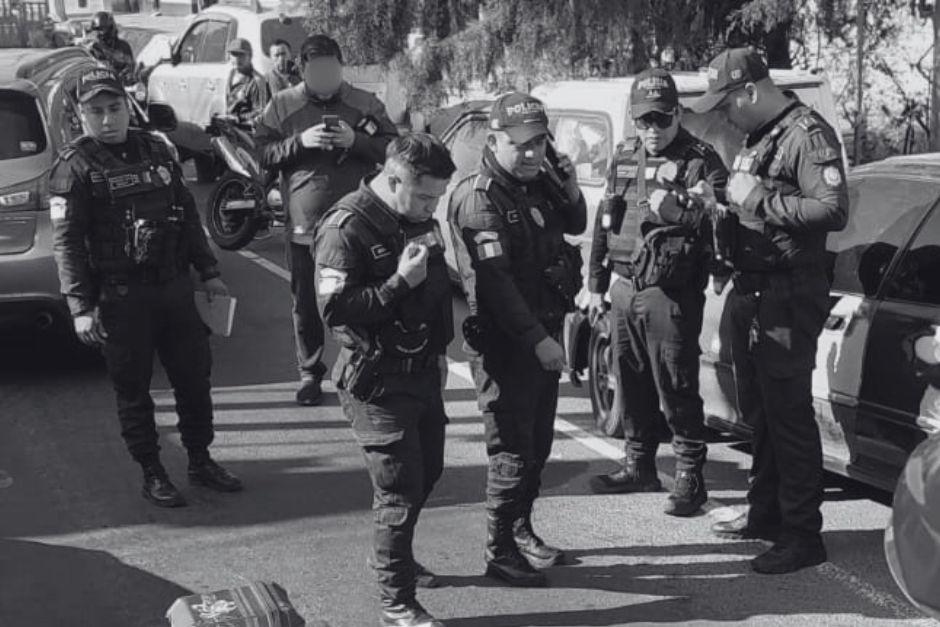 La víctima es un hombre que se conducía en una motocicleta en Villa Nueva. (Foto: CBM)