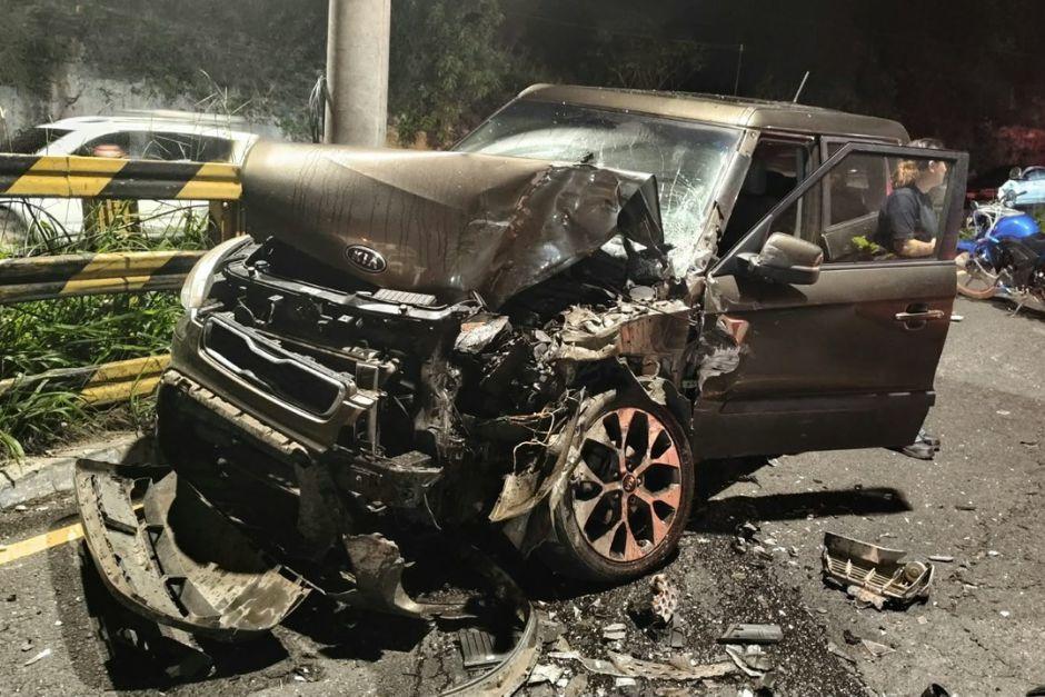 Ambos automotores quedaron con daños en la parte frontal. (Foto: PMT Mixco)