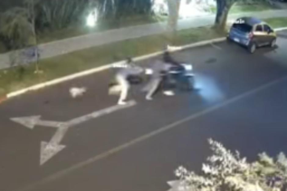 Según la información del video, el robo ocurrió el pasado lunes. (Foto: Captura de video)