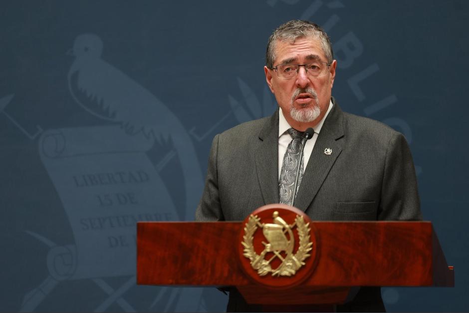 El presidente Bernardo Arévalo reconoció que el Ejecutivo sancionó las reformas al IUSI pese a las dudas existentes sobre aspectos constitucionales. (Foto: DCA / Soy502)
