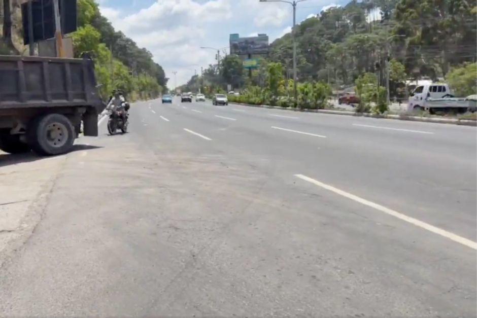 El paso vehicular ha quedado completamente liberado esta tarde en ruta al Pacífico. (Foto: Captura de video)