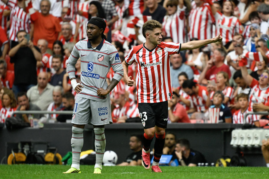 Robert Navarro celebrando el segundo gol de los leones en San Mamés. (Foto: AFP) 
