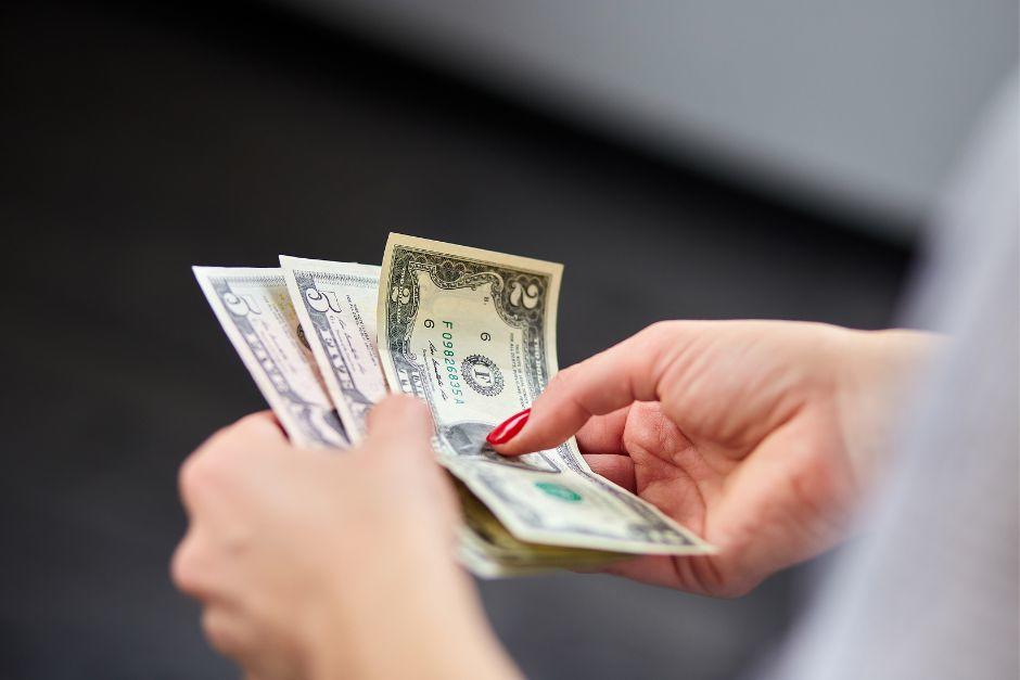La CBP contrató a cuatro empresas para cobrar multas a migrantes deportados. (Foto ilustrativa: Shutterstock)