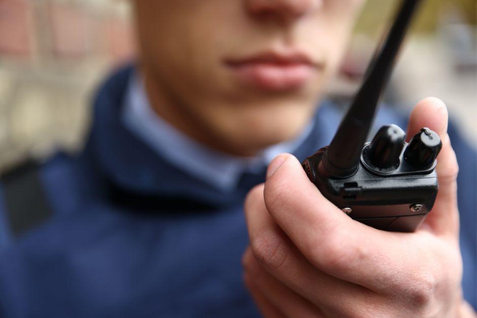 La PNC adquirió 5 mil radios digitales por unos Q62 millones. (Foto ilustrativa: Shutterstock) 