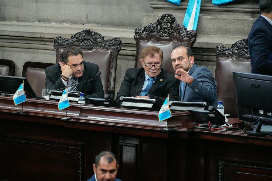 Jefes de bloque buscan alcanzar este martes un acuerdo para contener el alza de los combustibles. (Foto: Wilder López/Soy502) 