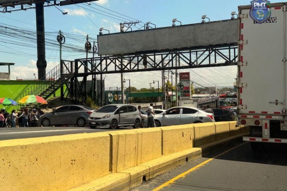 Manifestantes han afectado este miércoles tramos carreteros. (Foto: PMT de Villa Nueva)