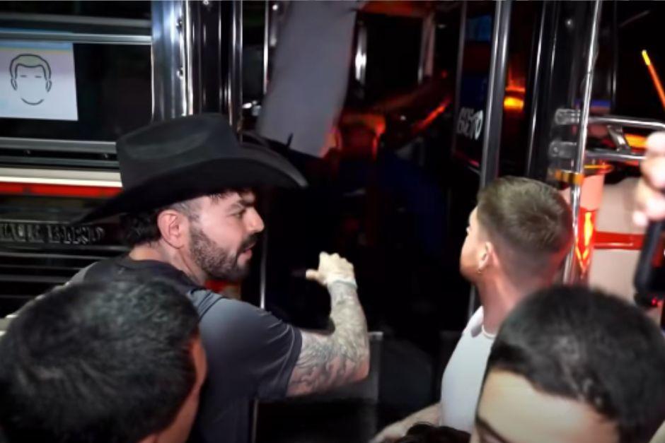 Un bus extraurbano chocó con el microbús en el que se conducía el actor y streamer mexicano. (Foto: Captura de video)