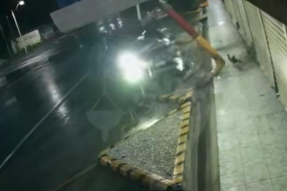 El momento quedó captado en video por medio de cámaras de seguridad. (Foto: Captura de video)