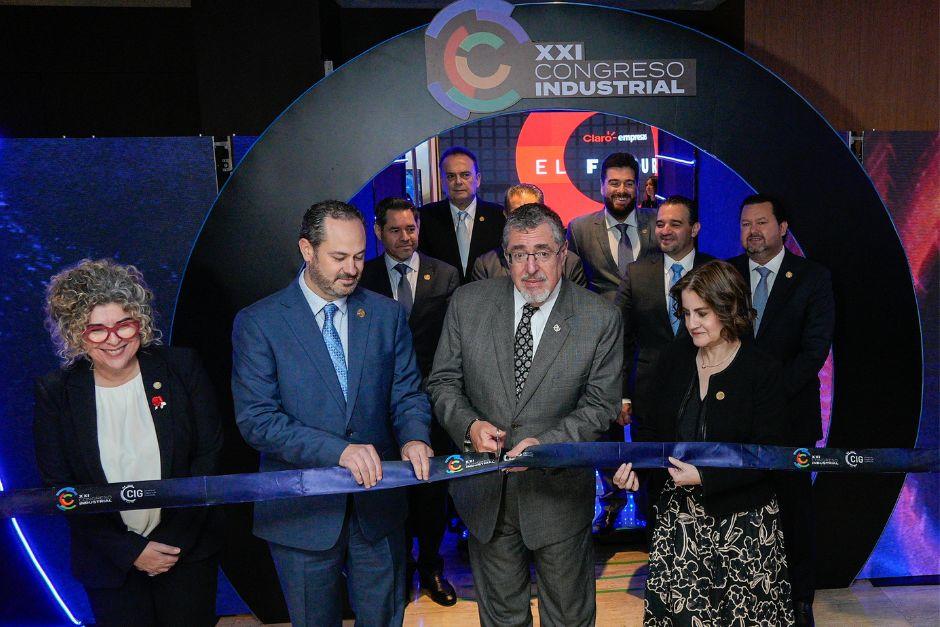 Durante la inauguración del XXI Congreso Industrial, los empresarios criticaron al Gobierno por su baja ejecución presupuestaria y exigieron certeza jurídica. (Foto: Wilder López / Soy502)